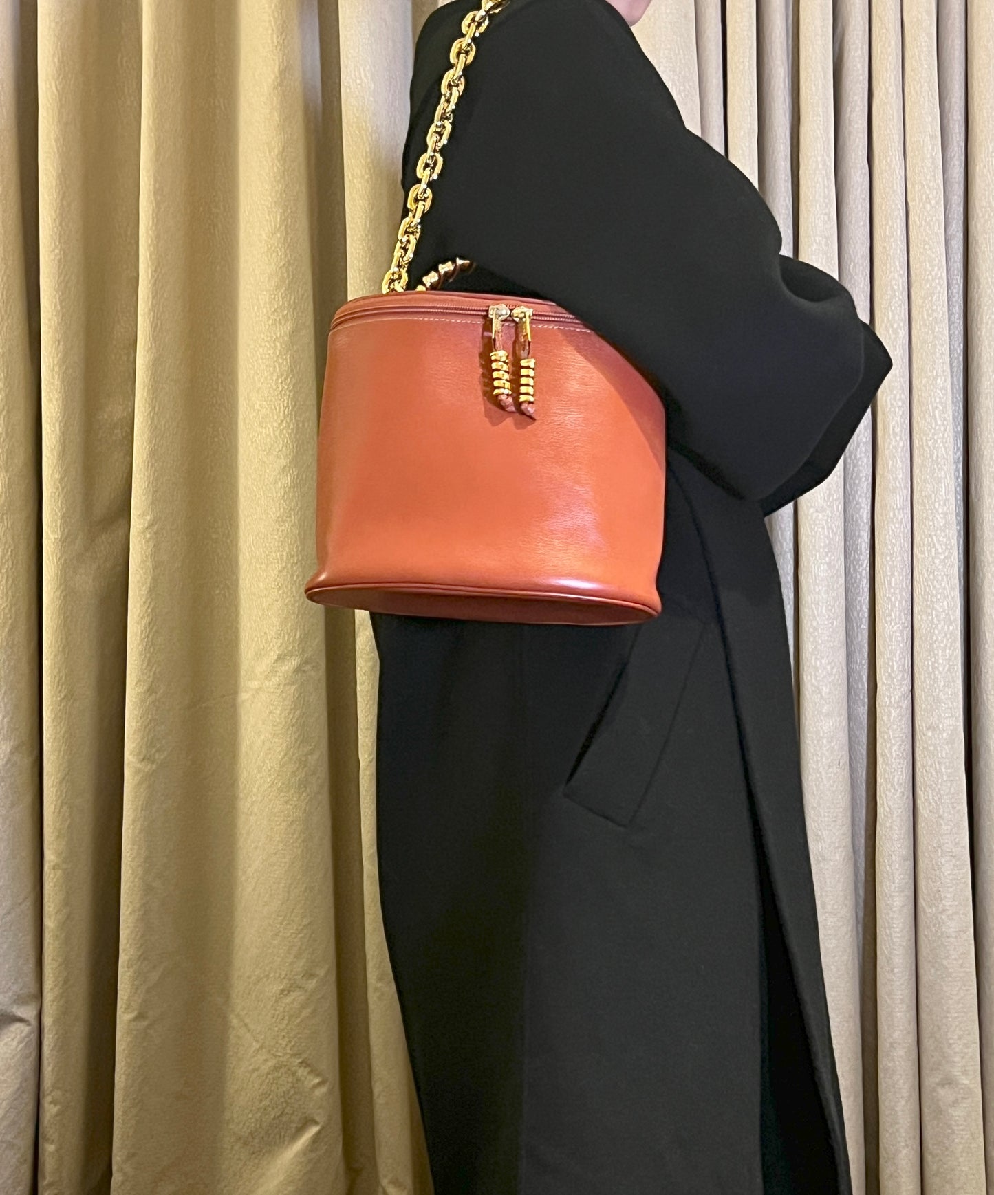 Loewe紅色橢圓蛇骨手提袋肩背包 送肩帶