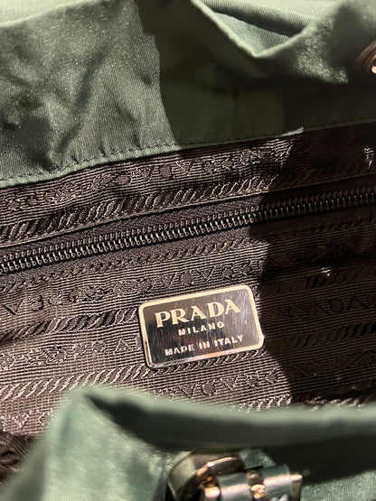 Prada綠色經典降落傘材質尼龍背包背囊 有保證卡