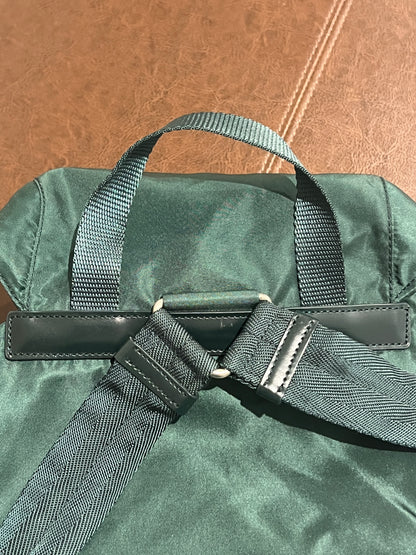 Prada綠色經典降落傘材質尼龍背包背囊 有保證卡