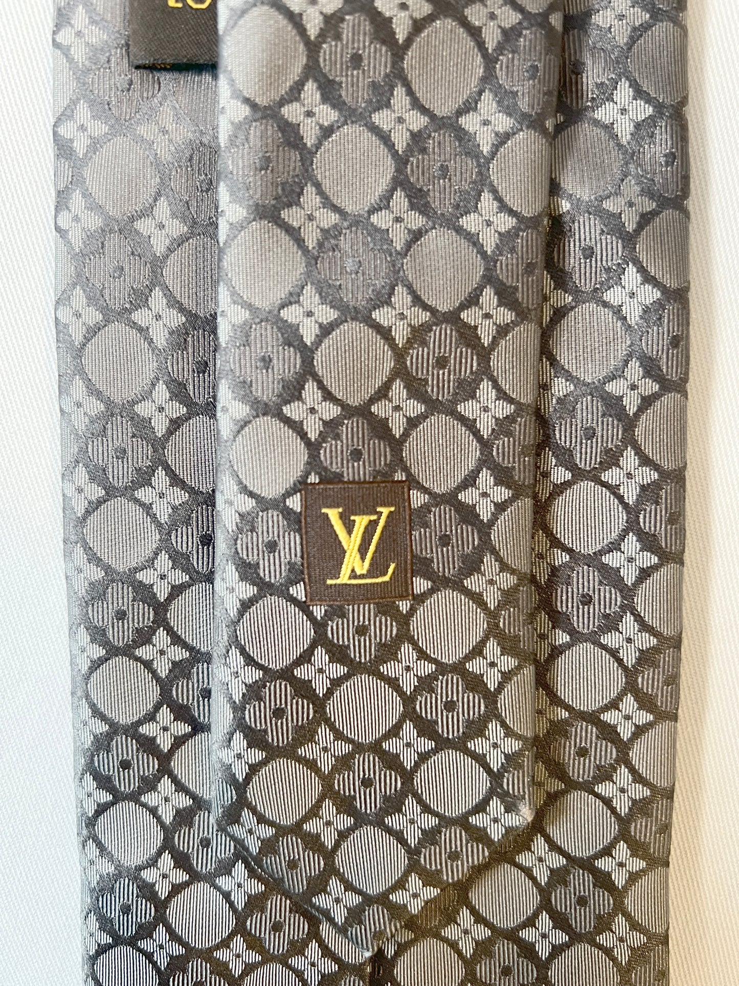 LV灰色老花領呔領帶