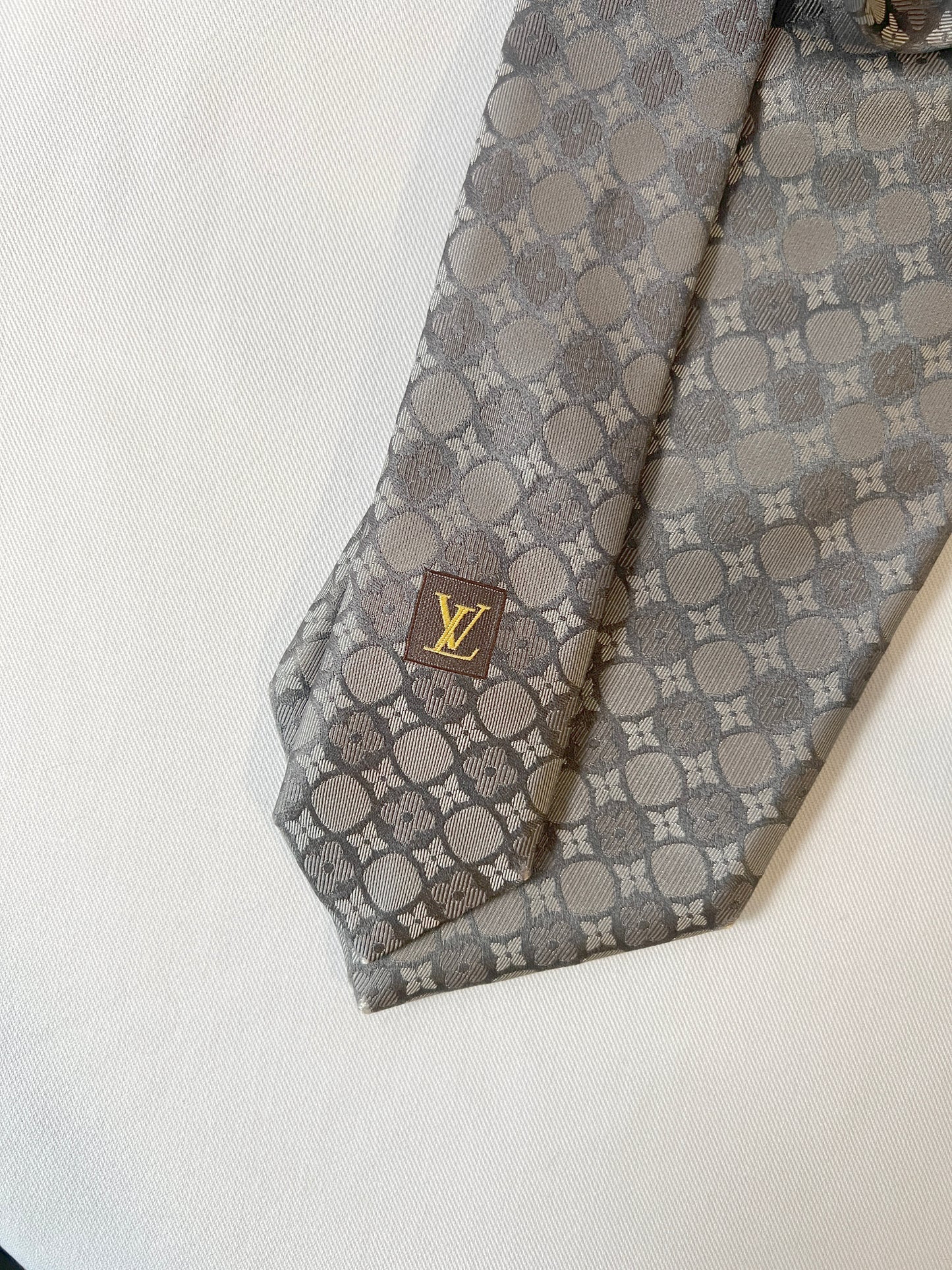 LV灰色老花領呔領帶