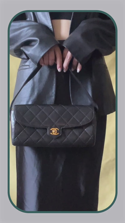 CHANEL VINTAGE FLAP BAG罕有蓋內有鏡黑色中古法棍包腋下手提袋
